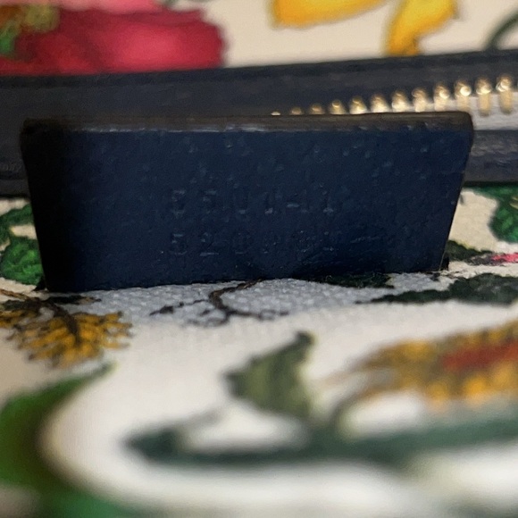 Gucci Flora Canvas Tote with Navy Leather Trim - Picture 16 of 16